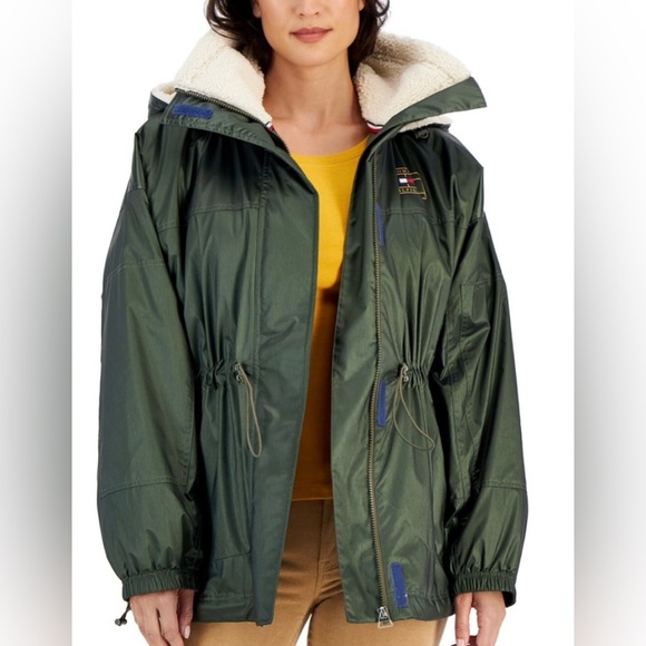 Tommy Hilfiger Jackets & Blazers - Hooded Fleece-Trim Utility Jacket
Tommy Hilfiger In: Olive